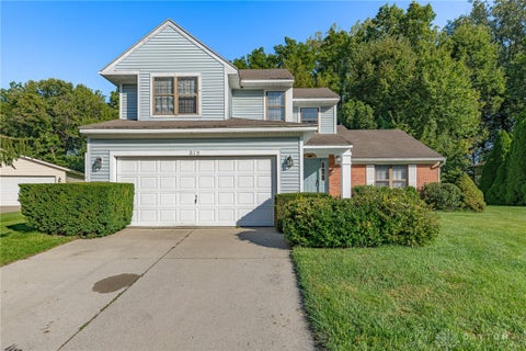 Photo of 815 Hunters Ridge Drive, Fairborn, OH 45324 (MLS # 967755)