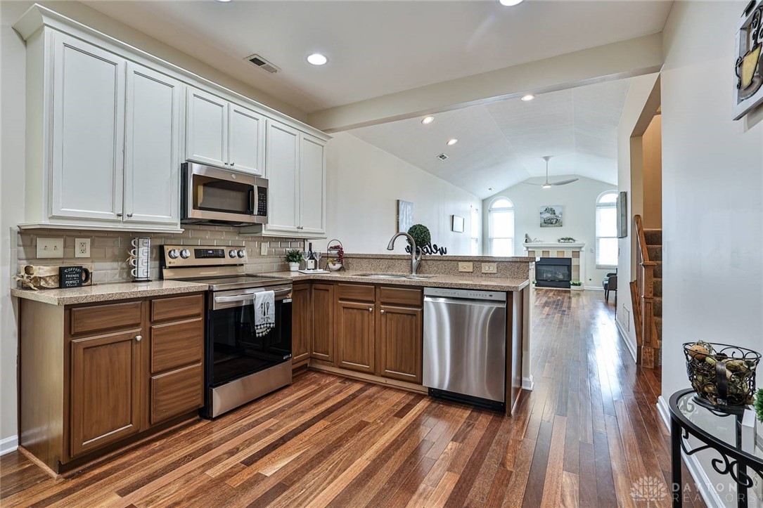 4674 Cobblestone, Tipp City, Ohio image 11