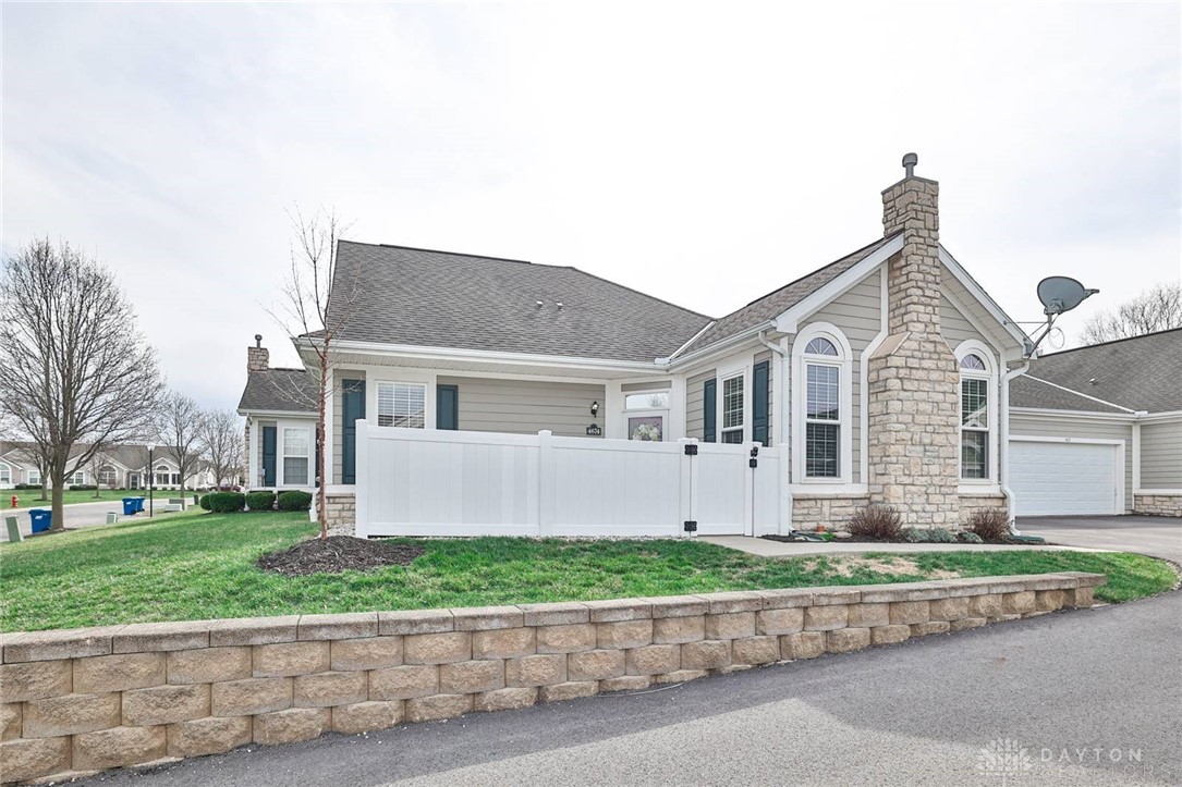 4674 Cobblestone, Tipp City, Ohio image 1