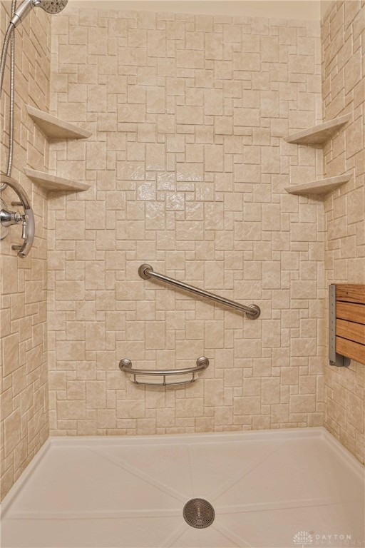 4674 Cobblestone, Tipp City, Ohio image 22