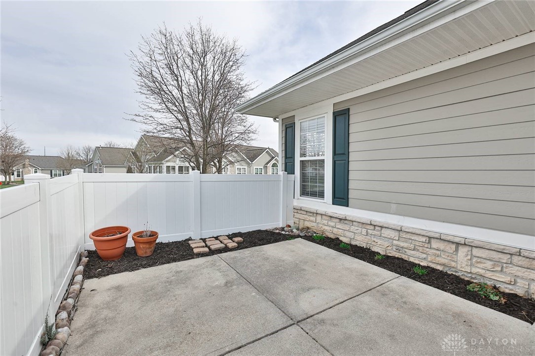 4674 Cobblestone, Tipp City, Ohio image 32
