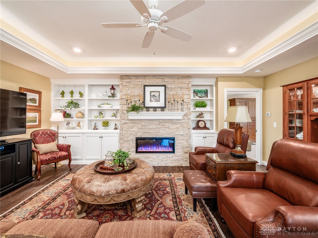 1188 E Bentley Circle, Troy, Ohio image 4