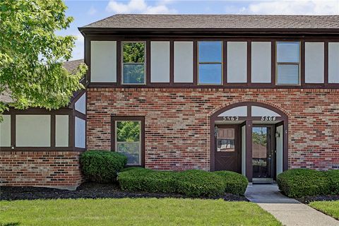 Condo For Sale - 5562 Cobblegate Drive<br/> Dayton, OH 45449