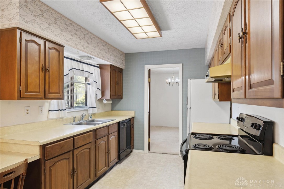 388 Big Stone Drive, Beavercreek, Ohio image 14