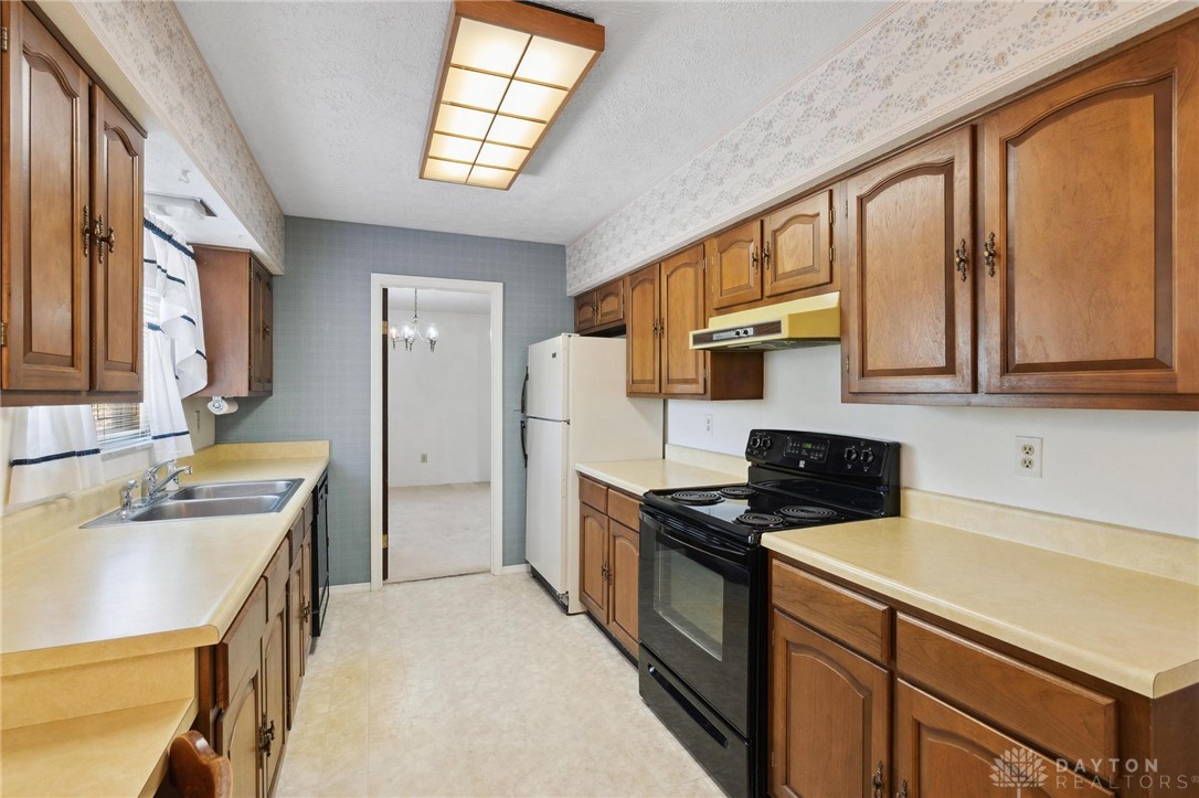 388 Big Stone Drive, Beavercreek, Ohio image 15