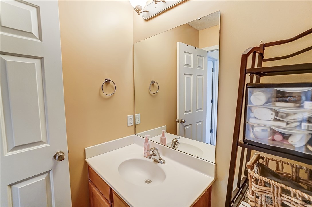 300 Hess Court, Fairborn, Ohio image 33