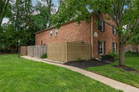 Photo of 61 Winchester Place #H, Centerville, OH 45458 (MLS # 967105)