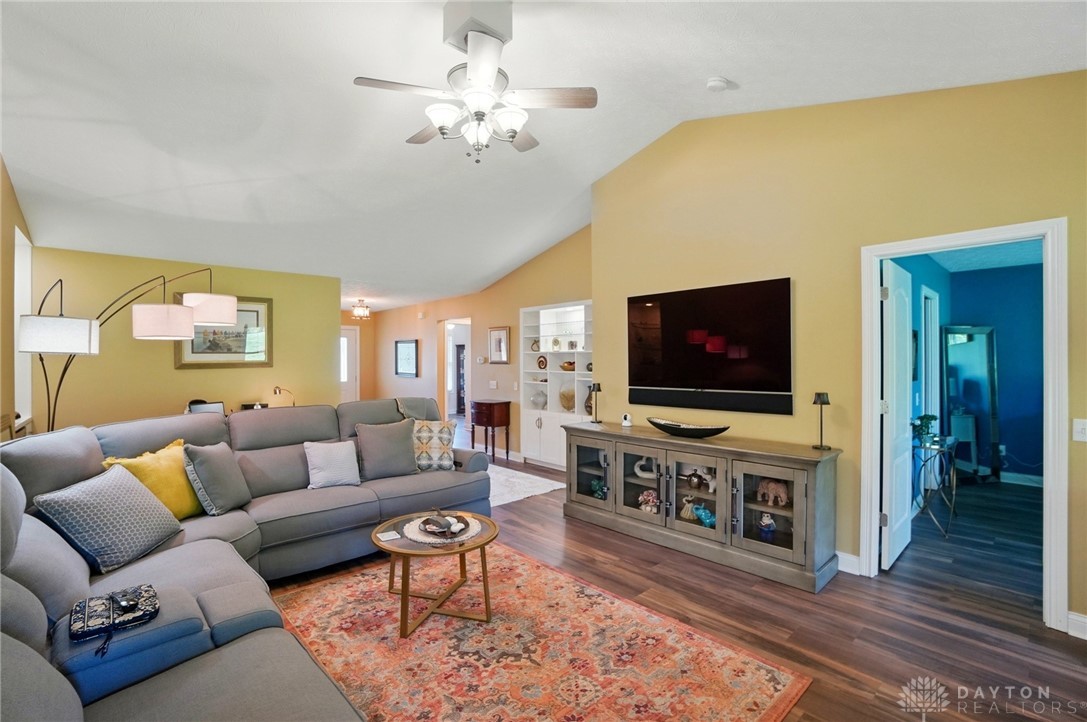 731 Waldsmith Way, Vandalia, Ohio image 8