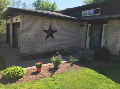 Photo of 11 High Ridge Court, Franklin, OH 45005 (MLS # 953661)