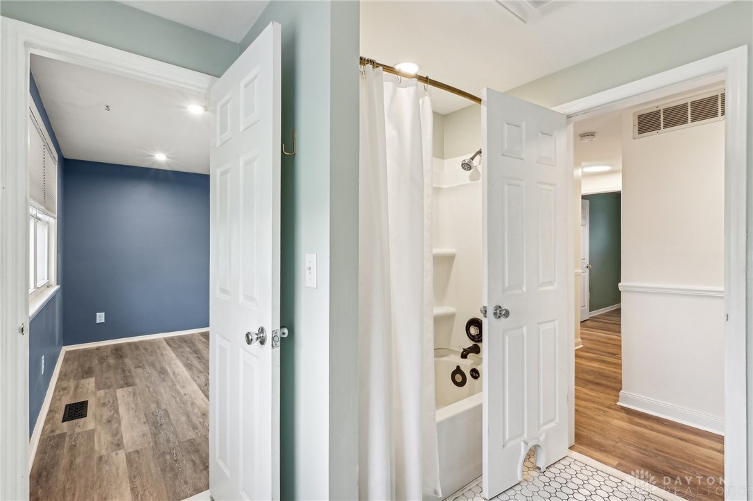 6046 Indian Bluff Circle, Dayton, Ohio image 21