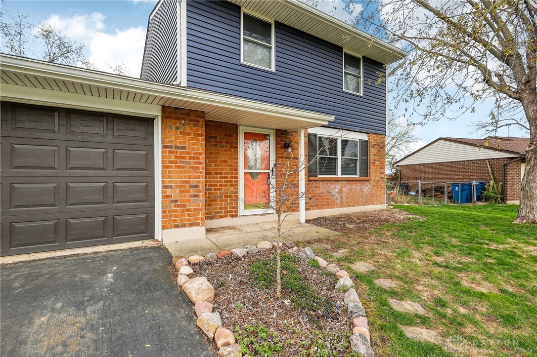 6046 Indian Bluff Circle, Dayton, Ohio image 2