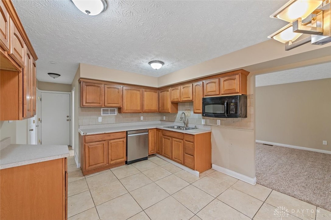 721 Trafalgar Court, Middletown, Ohio image 6