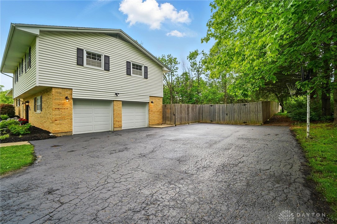 2629 Echo Valley Drive, Beavercreek, Ohio image 38