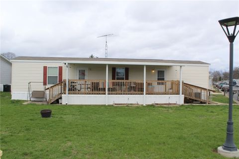 Mobile Home For Sale - 11 Airstream Dr Dr<br/> West Carrollton, OH 45449