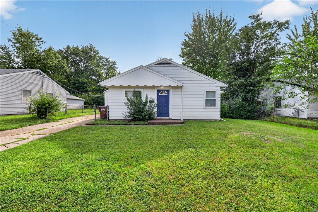 3822 Brumbaugh Boulevard