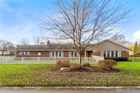 Photo of 7622 Pelbrook Farm Drive, Centerville, OH 45459 (MLS # 948257)