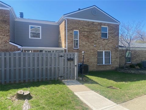 Photo of 5551 Hummock Road, Dayton, OH 45426 (MLS # 951376)