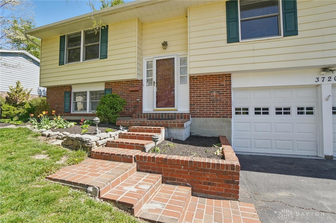 3720 Corkwood Drive, Dayton, Ohio image 9