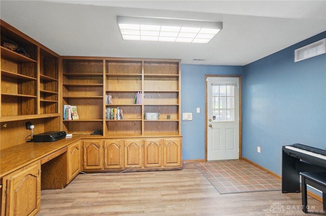 3720 Corkwood Drive, Dayton, Ohio image 37