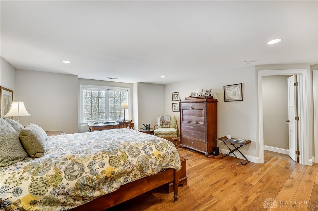 7815 Stonehouse Court, Dayton, Ohio image 37