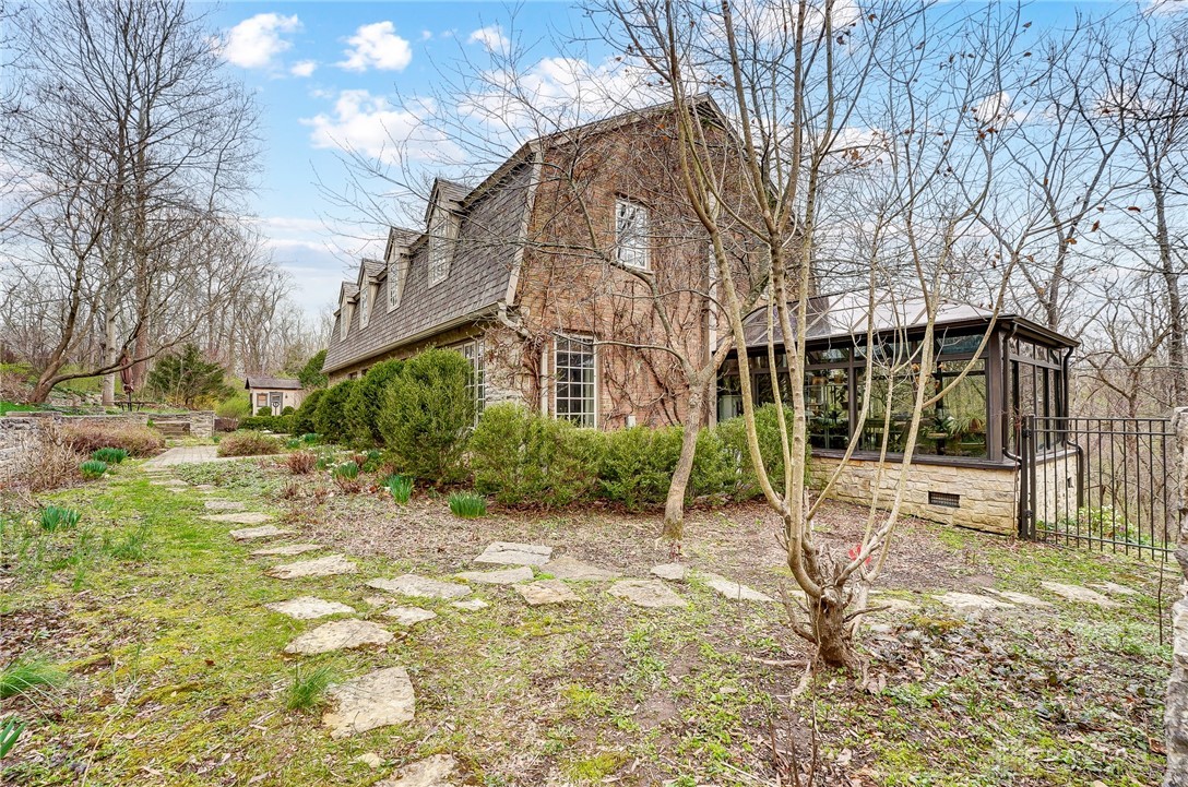 7815 Stonehouse Court, Dayton, Ohio image 9