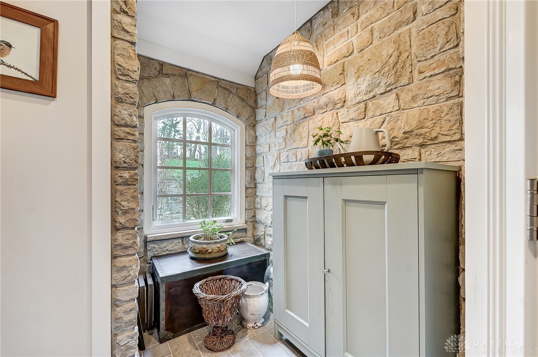 7815 Stonehouse Court, Dayton, Ohio image 30