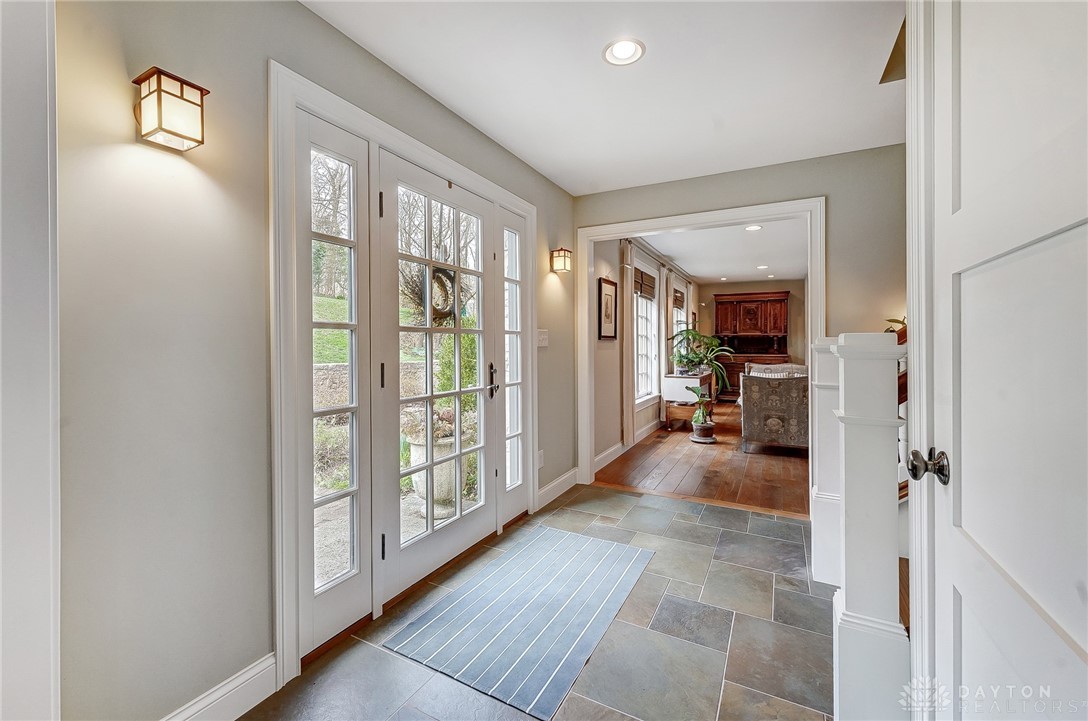 7815 Stonehouse Court, Dayton, Ohio image 10