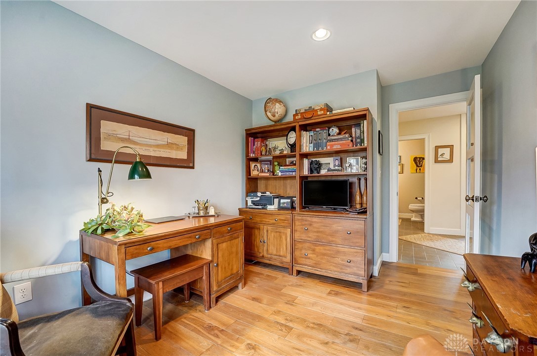 7815 Stonehouse Court, Dayton, Ohio image 32
