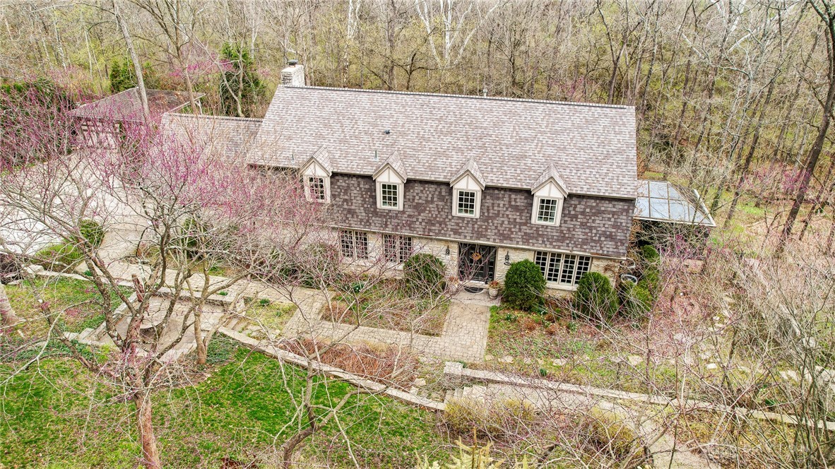 7815 Stonehouse Court, Dayton, Ohio image 2