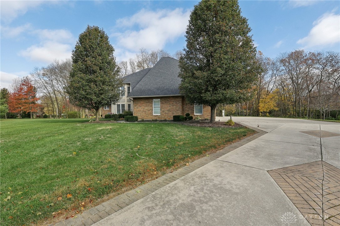 5559 Clover Leaf Drive, Greenville, Ohio image 4