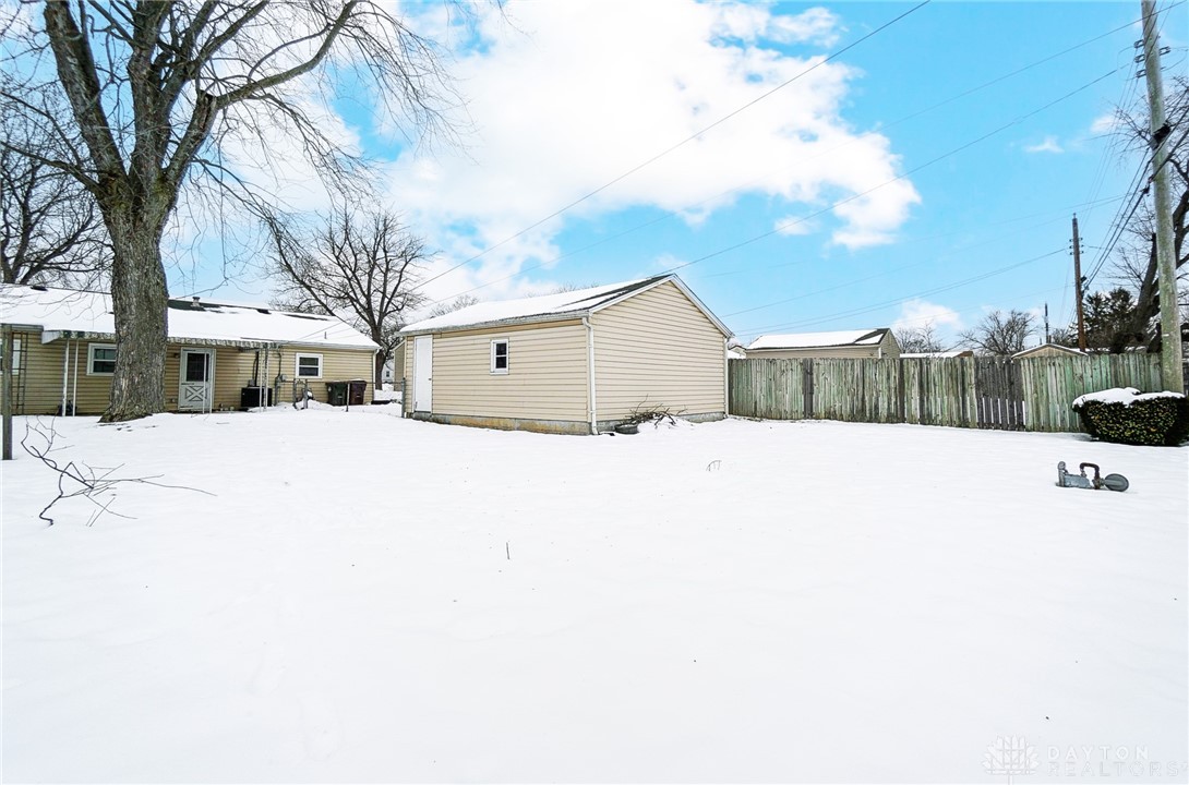 2574 Dunhill Place, Kettering, Ohio image 30