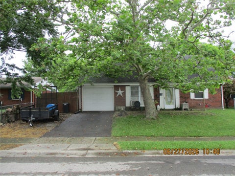 Photo of 1511 Amesbury Court, Piqua, OH 45356 (MLS # 962998)