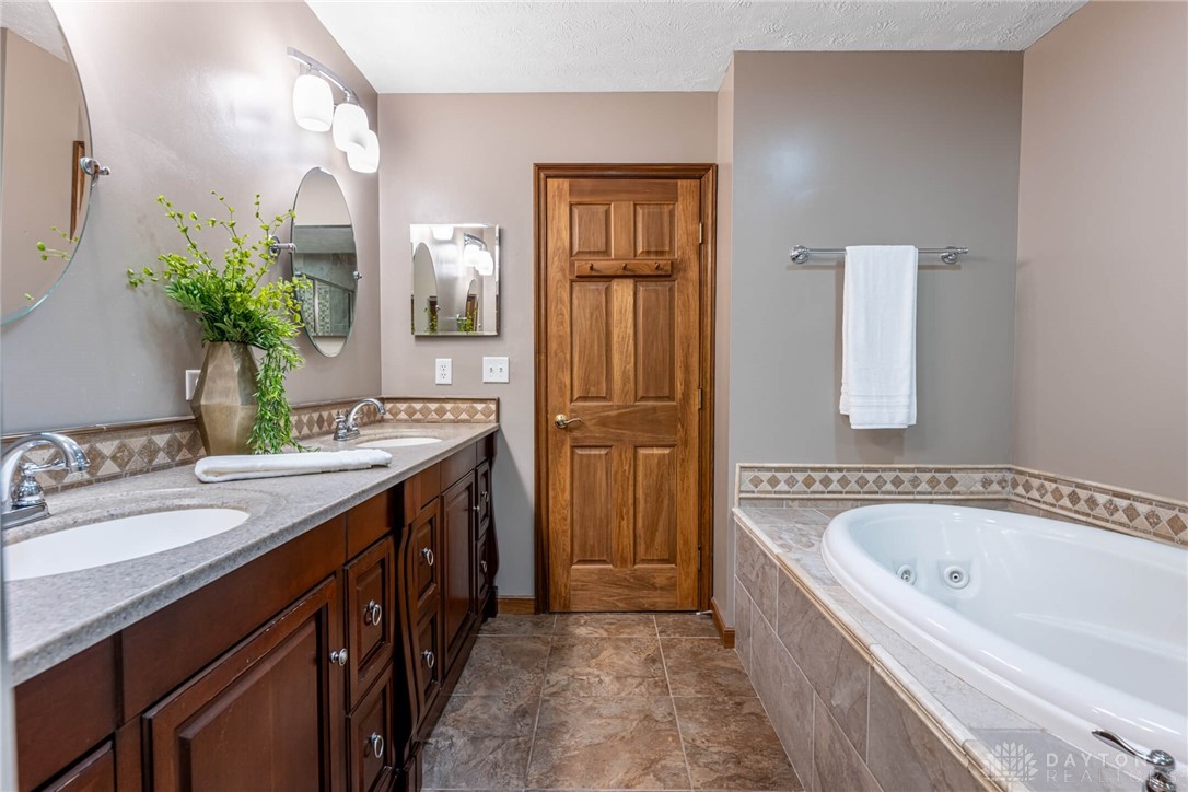 3453 Marblecrest Court, Beavercreek, Ohio image 23