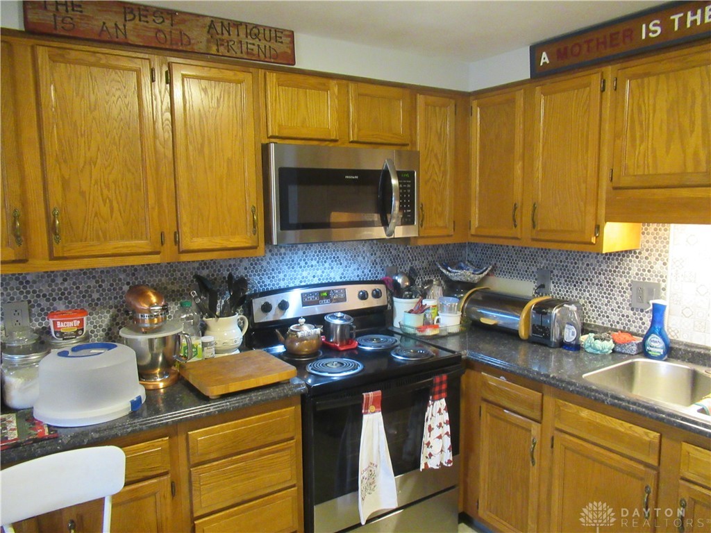 900 Manchester Drive, Greenville, Ohio image 7