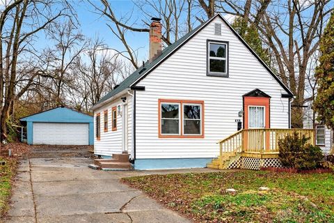 Photo of 419 Lindenwood Road, Dayton, OH 45417 (MLS # 949153)
