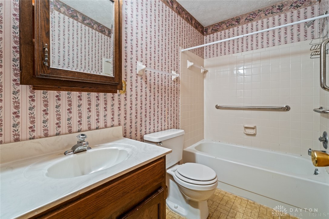 7607 Paragon Commons Circle, Dayton, Ohio image 8