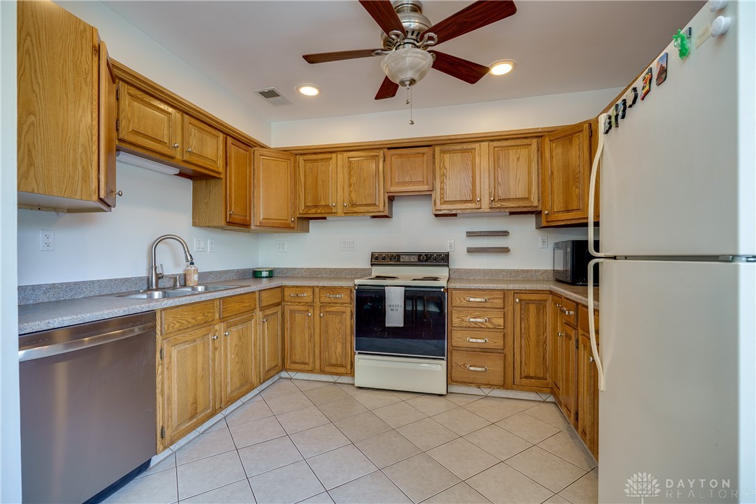 3201 Fantasia Trail, Dayton, Ohio image 8