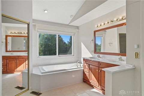 Tiny photo for 5981 Birkdale Drive, West Chester, OH 45069 (MLS # 945542)