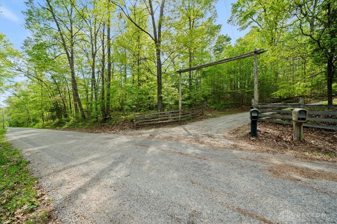 1393 Dutch Thomas Road