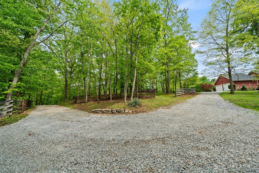 1393 Dutch Thomas Road