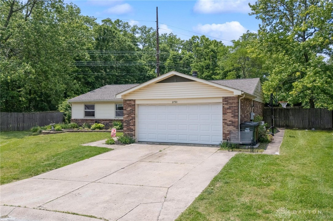 2780 Dorset Woods Court, Miamisburg, Ohio image 2