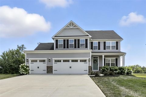 Photo of 470 Pleasant Ridge Drive, Lebanon, OH 45036 (MLS # 944801)