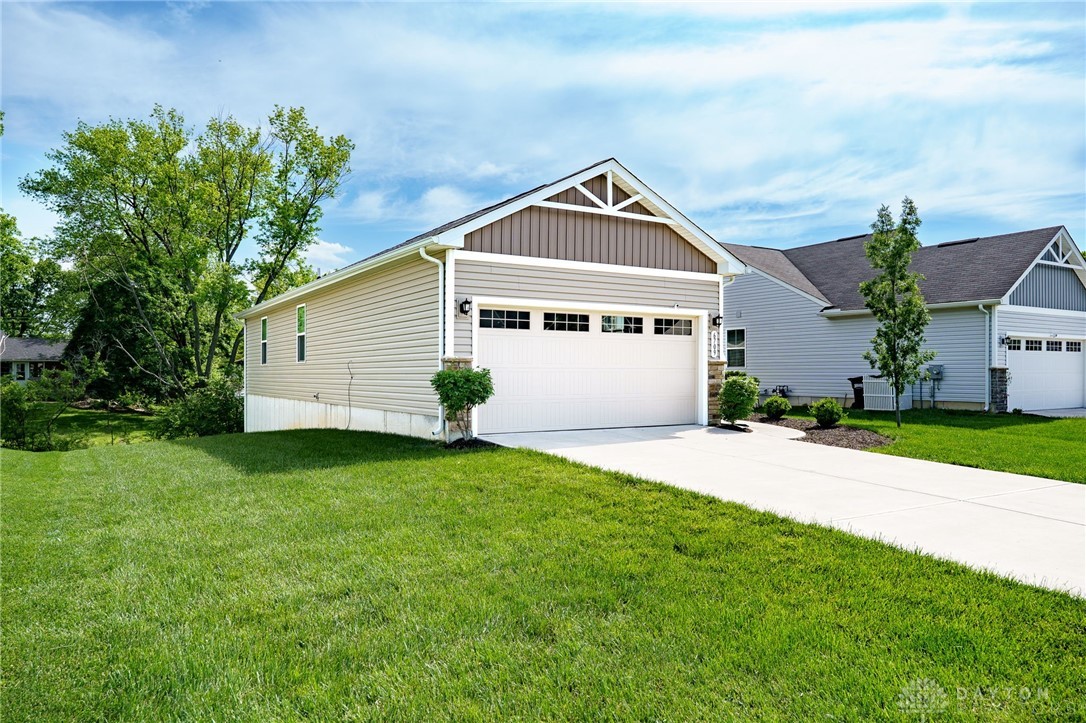 6709 Crystal Harbour Drive, Middletown, Ohio image 4