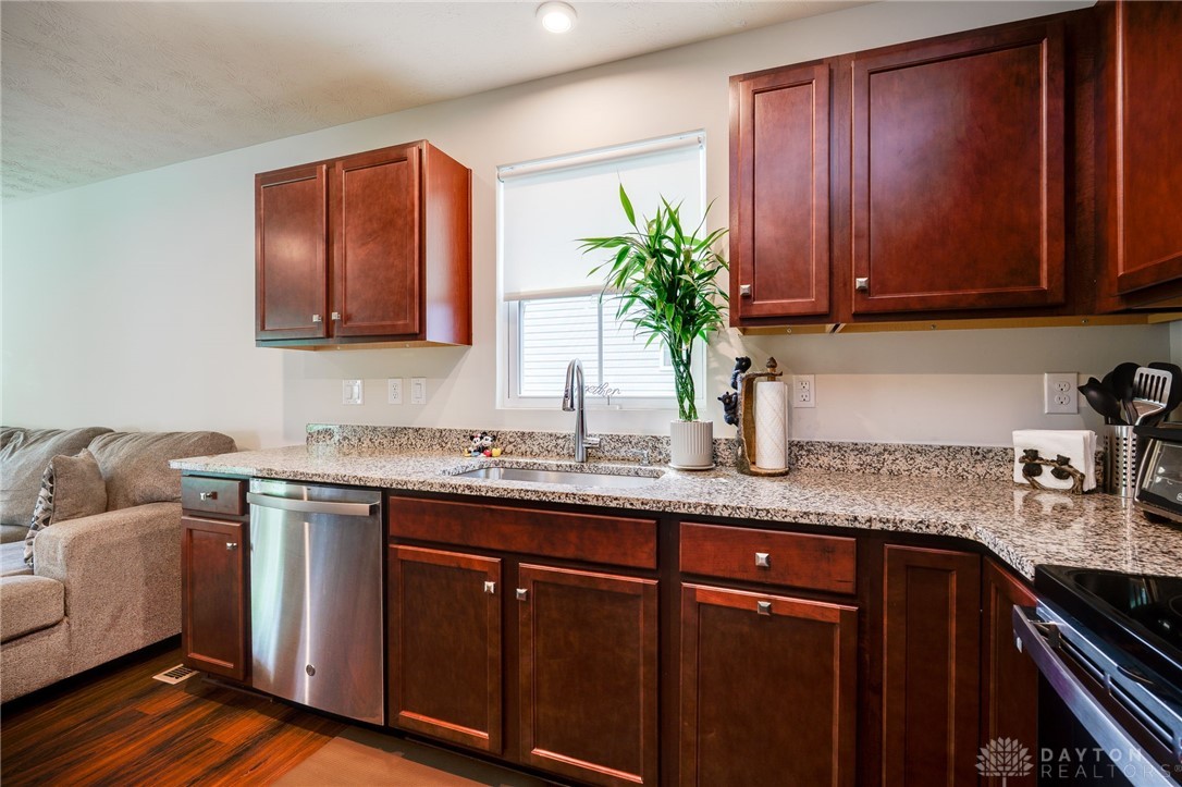 6709 Crystal Harbour Drive, Middletown, Ohio image 11