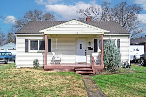Photo of 9 W Lowery Avenue, Dayton, OH 45449 (MLS # 953972)