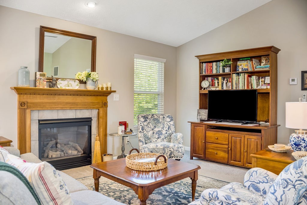 2338 Castle Pines Court, Hamilton, Ohio image 9