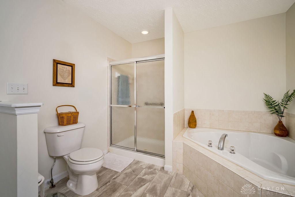 2338 Castle Pines Court, Hamilton, Ohio image 25