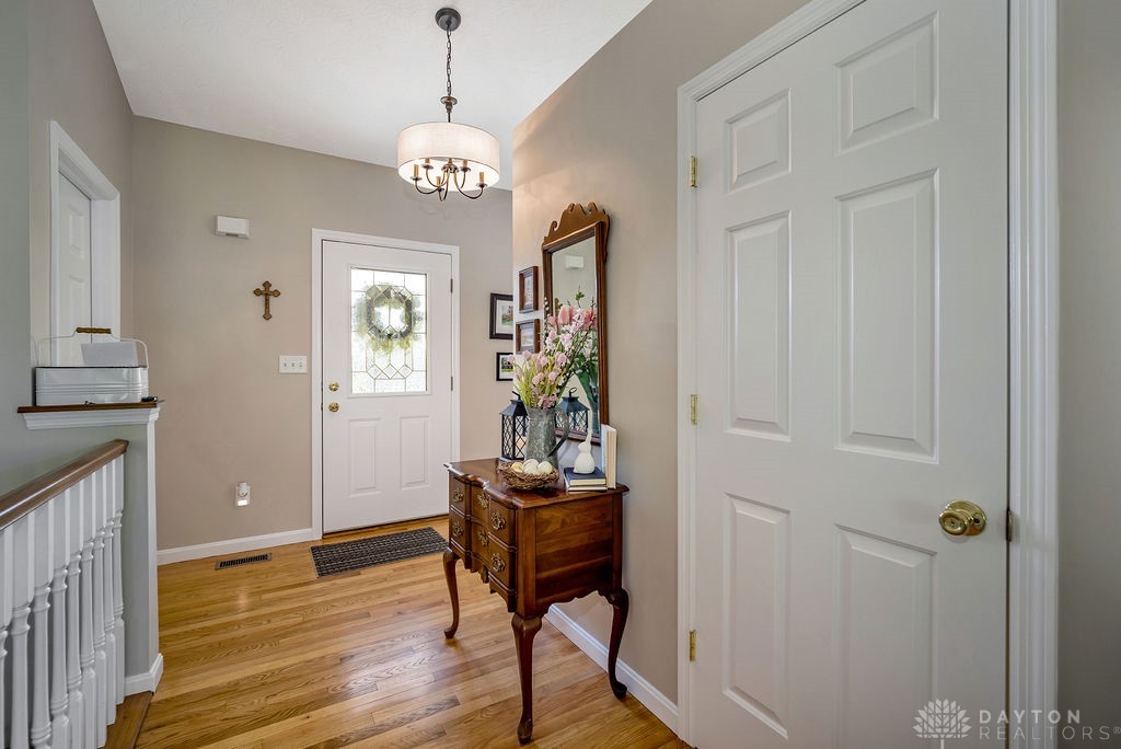 2338 Castle Pines Court, Hamilton, Ohio image 2