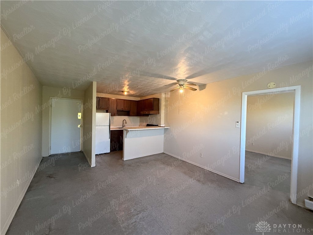 947 Grand Avenue 16