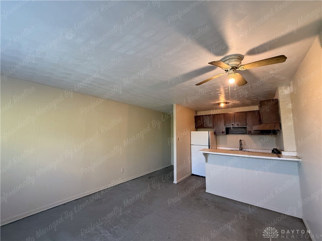 947 Grand Avenue 16